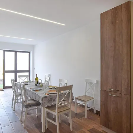 Pet Friendly In With Kitchen Пальми